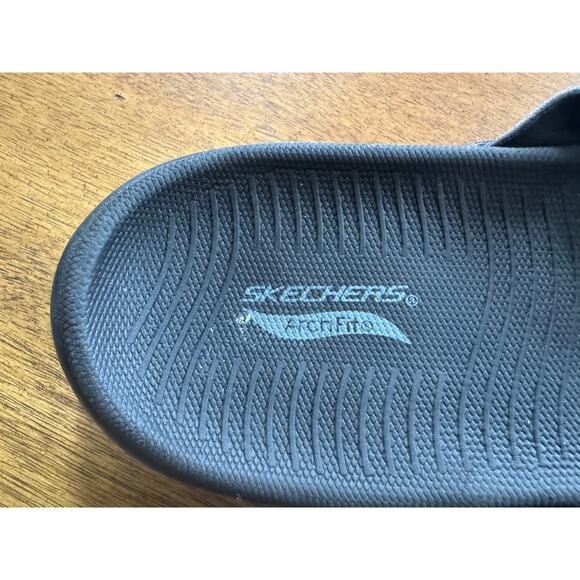 Skechers Arch Fit GOwalk Radiance Mesmerize Rhinestone Sandals Black Size 11 - Picture 2 of 10